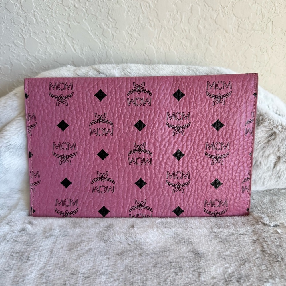 MCM GWP PINK Monogram Envelope Clutch P0266 - Picture 3 of 8